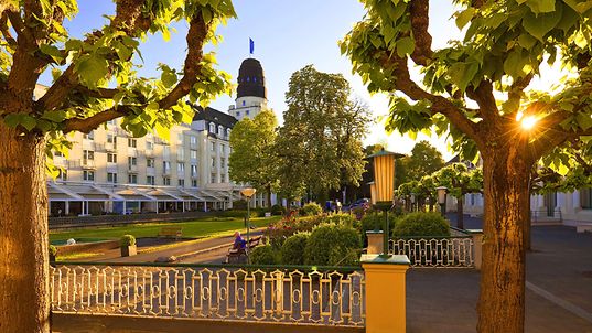 Kurhaus mit Steigenberger Hotel, Bad Neuenahr (© picture alliance / blickwinkel/S. Ziese)