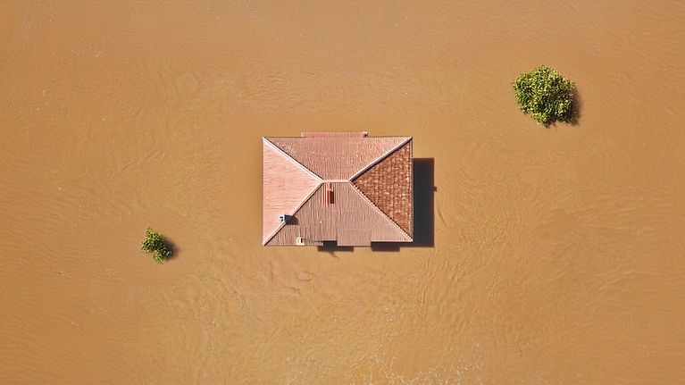 Flutkatastrophe von 2021: Schadenregulierung fast abgeschlossen - 7,5 Milliarden Euro ausbezahlt (© GettyImages / shaunl)