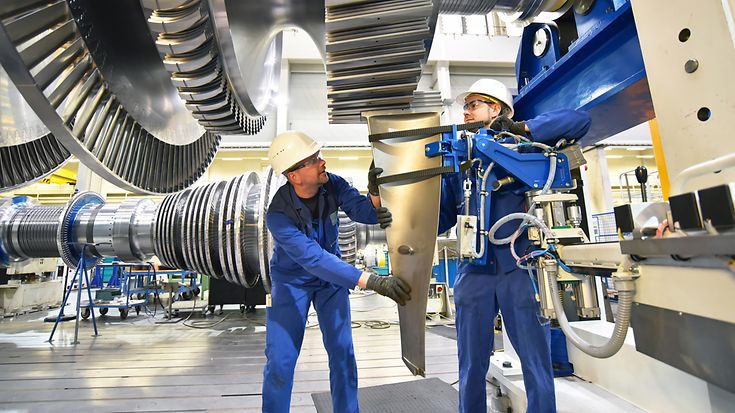 So kann die betriebliche Altersversorgung nach einem Arbeitgeberwechsel fortgeführt werden (© Gettyimages / industryview)